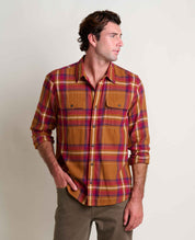 msg:Jacob is 6'1 ½" and is wearing a size medium.