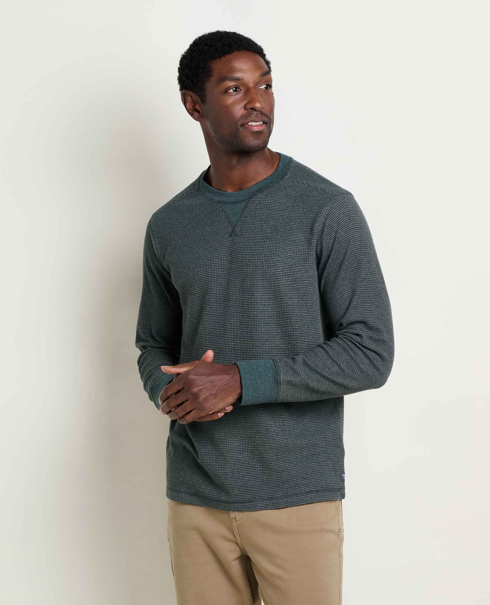 msg:Jamal is 6'2" and is wearing a size medium.