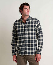 msg:Jacob is 6'1 ½" and is wearing a size medium.