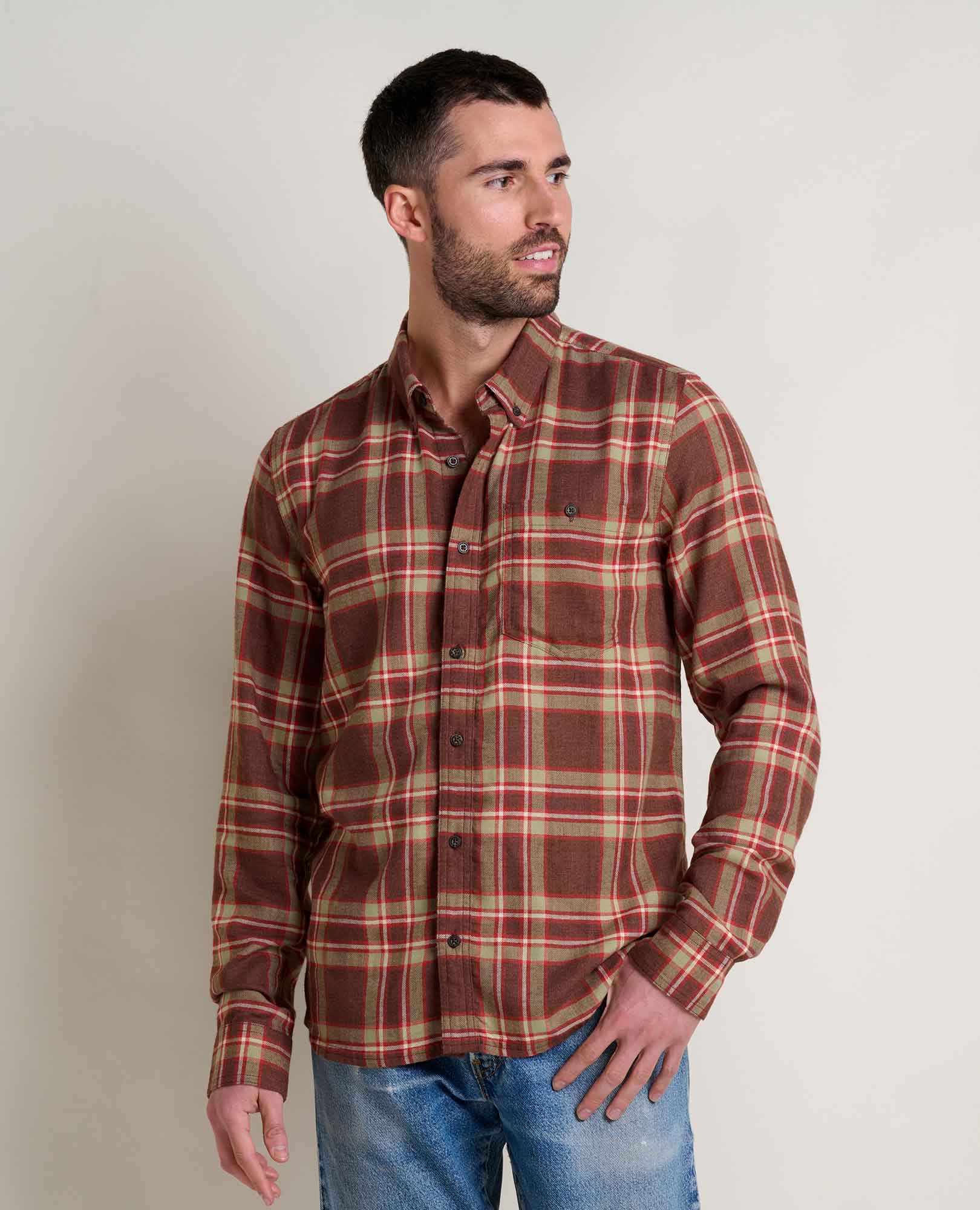 msg:Alessandro is 5'10 ½" and is wearing a size medium.