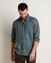 msg:Alessandro is 5'10 ½" and is wearing a size medium.
