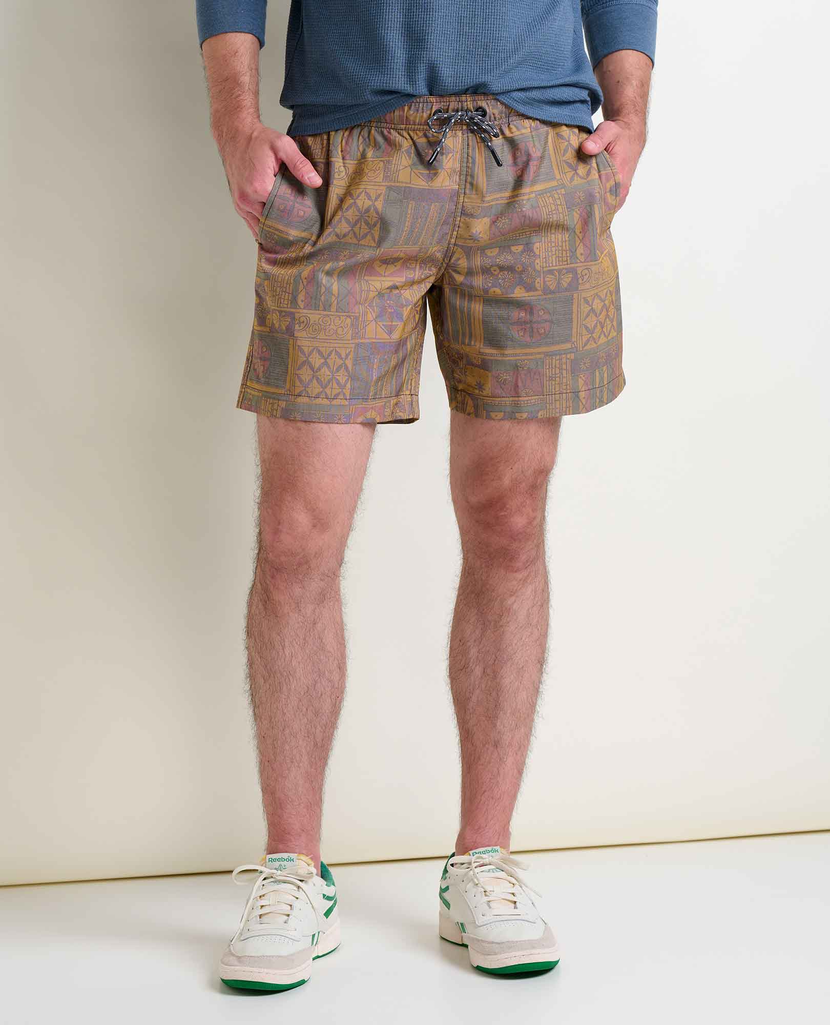 msg:Craig is 6'1" and is wearing a size Medium.
