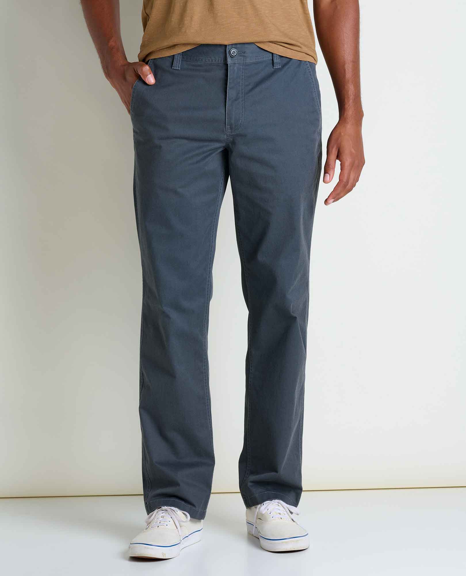 msg:Adom is 6'2" and is wearing a size 32x32.