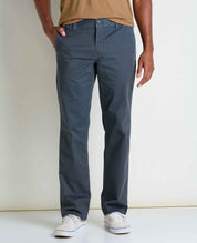msg:Adom is 6'2" and is wearing a size 32x32.