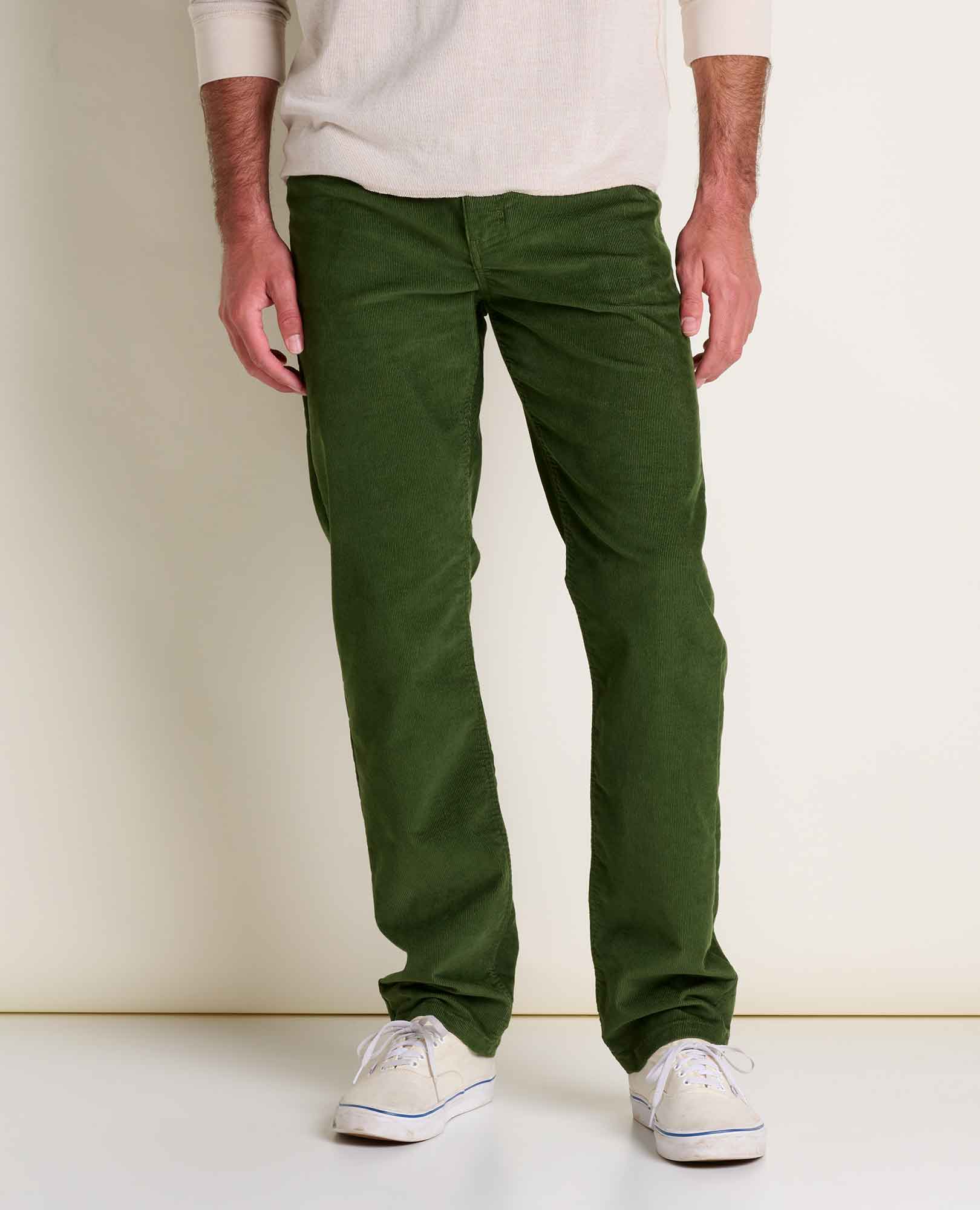 msg:Jacob is 6'1 ½" and is wearing a size 32.