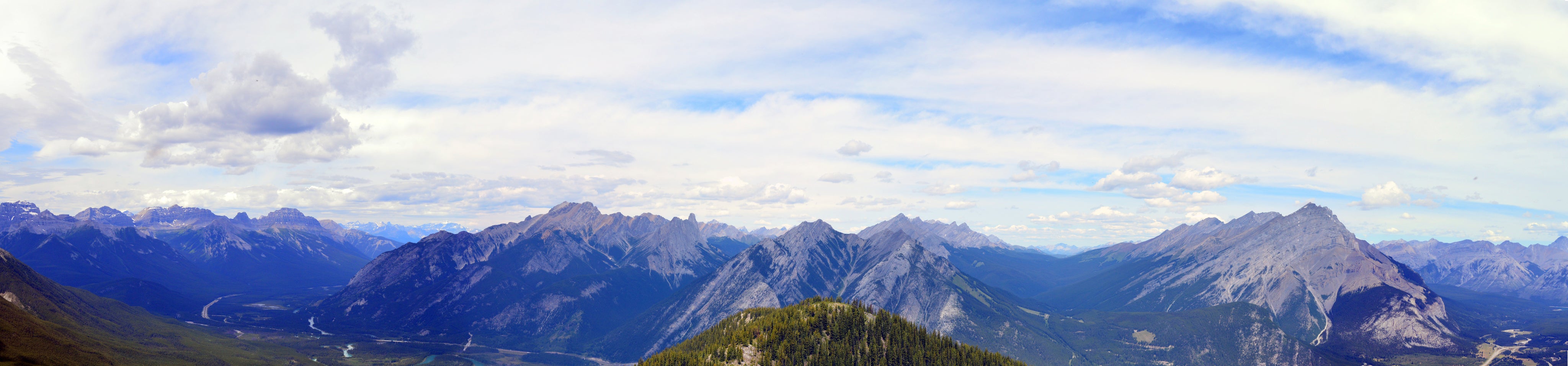 panoramic-mountain-range.jpg